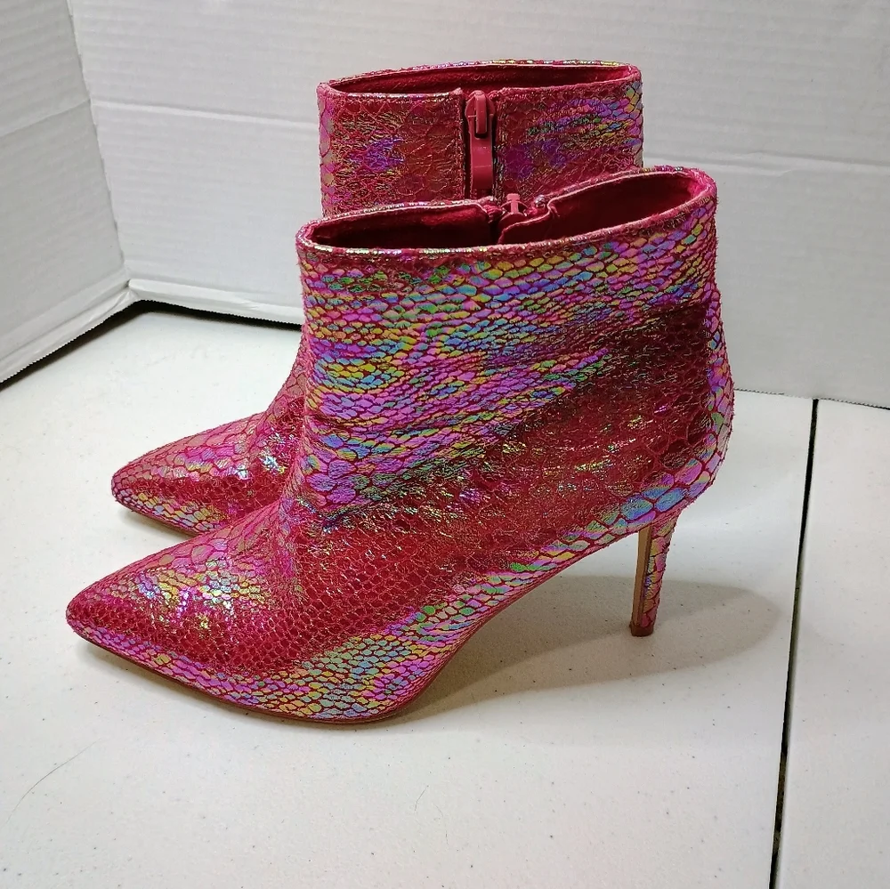 Pink Snakeskin Women's Heeled Booties Size 9